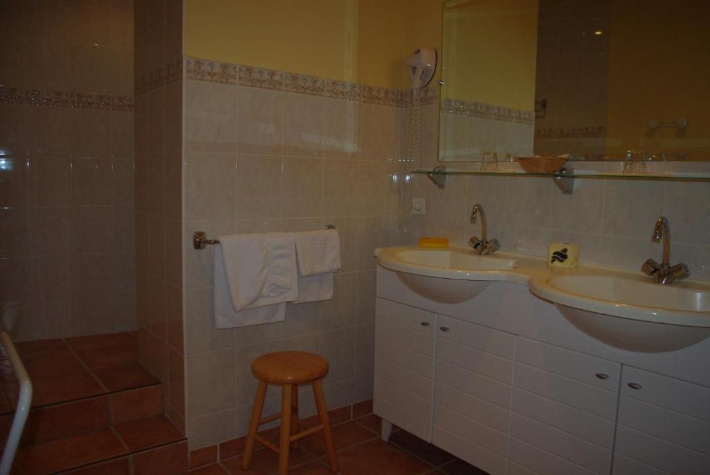 Le Mas De L'Amandier Saint-Saturnin-lès-Avignon Quarto foto