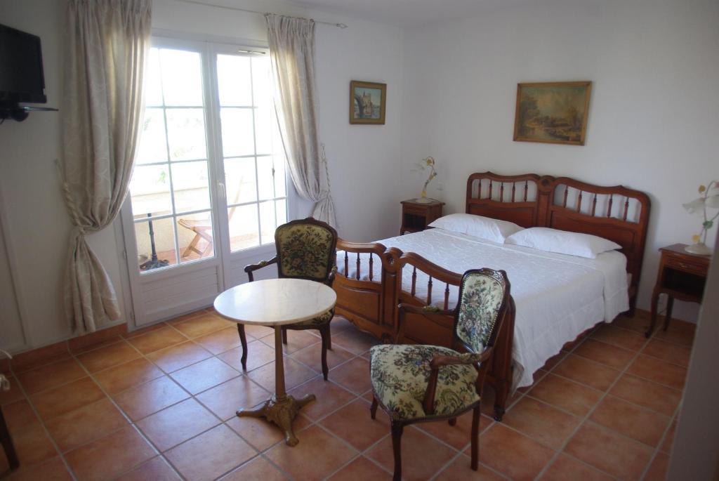 Le Mas De L'Amandier Saint-Saturnin-lès-Avignon Quarto foto