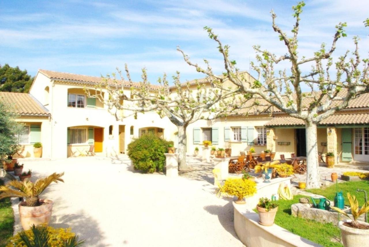Le Mas De L'Amandier Saint-Saturnin-lès-Avignon Exterior foto